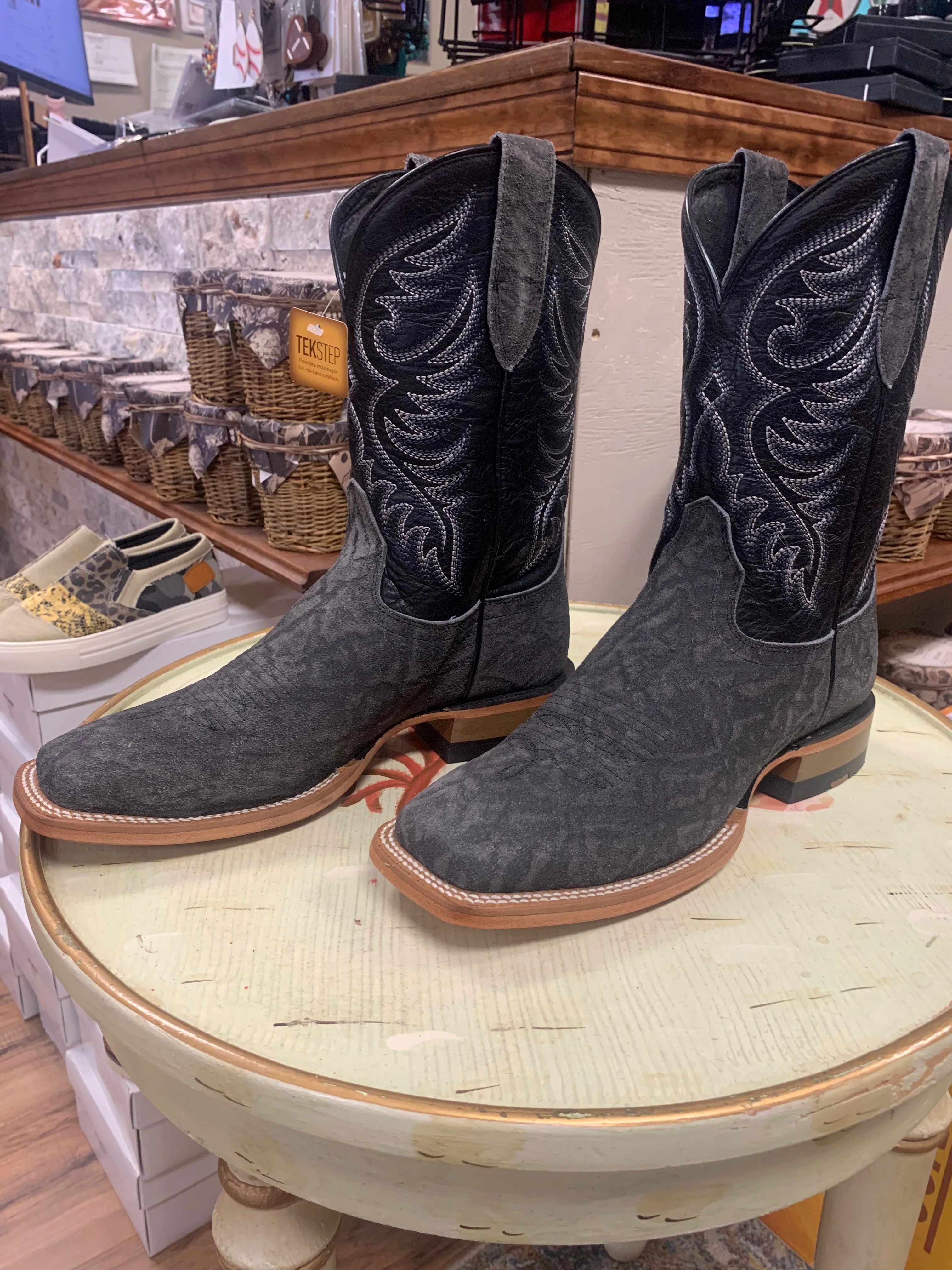 ARIAT BLACK ELEPHANT ROUGHOUT MEN'S SQUARE