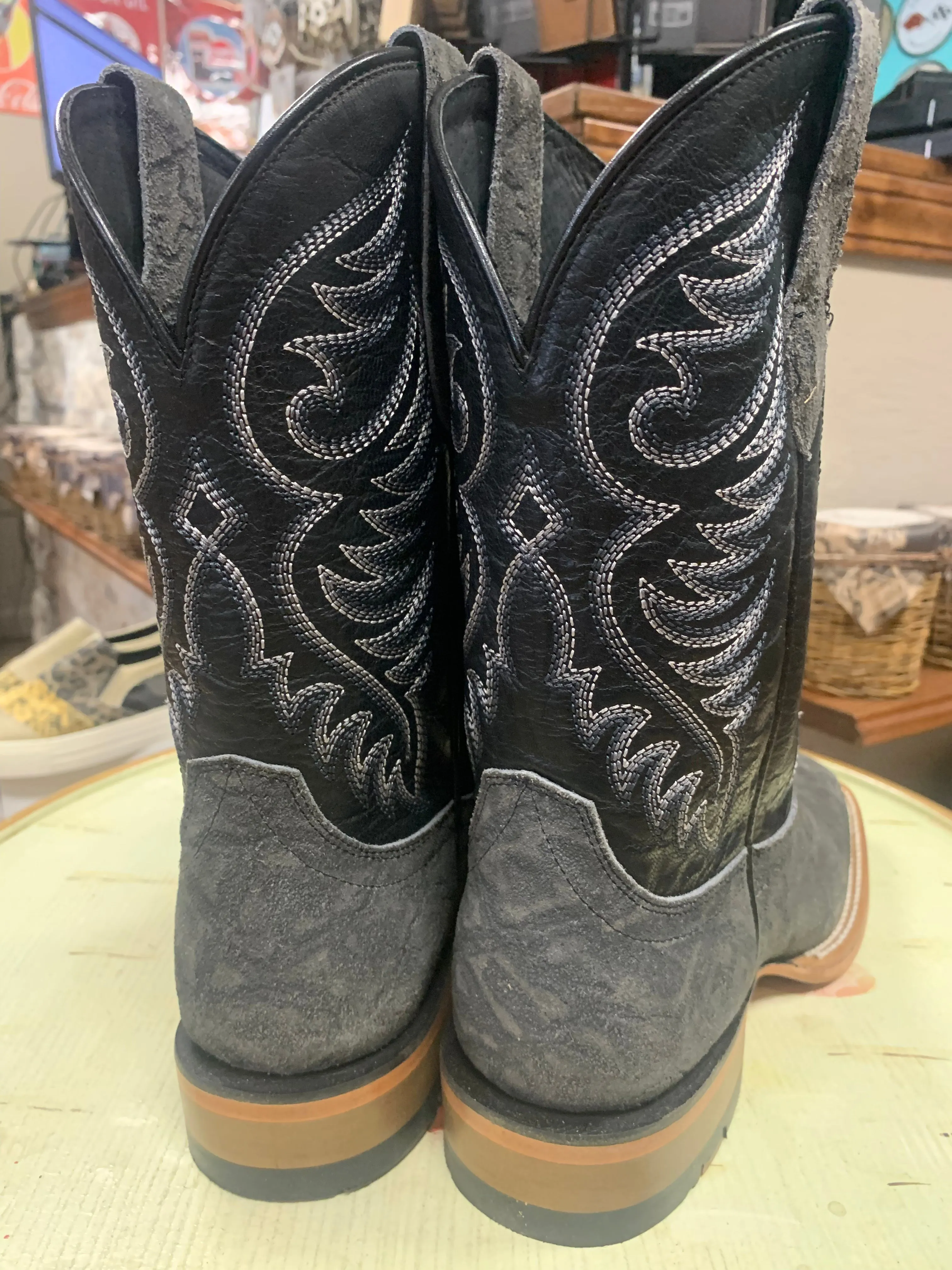 ARIAT BLACK ELEPHANT ROUGHOUT MEN'S SQUARE