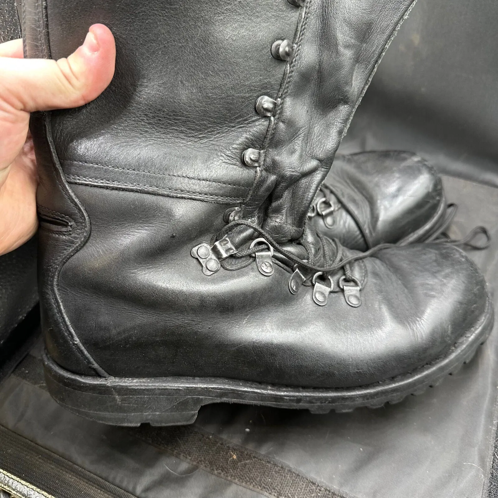 Austrian Army Black Leather Army Combat Boots - Size EU 45 - UK 10.5