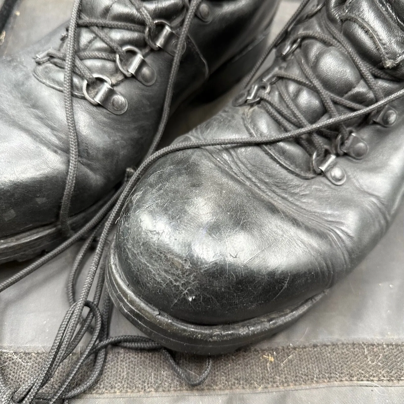 Austrian Army Black Leather Army Combat Boots - Size EU 45 - UK 10.5