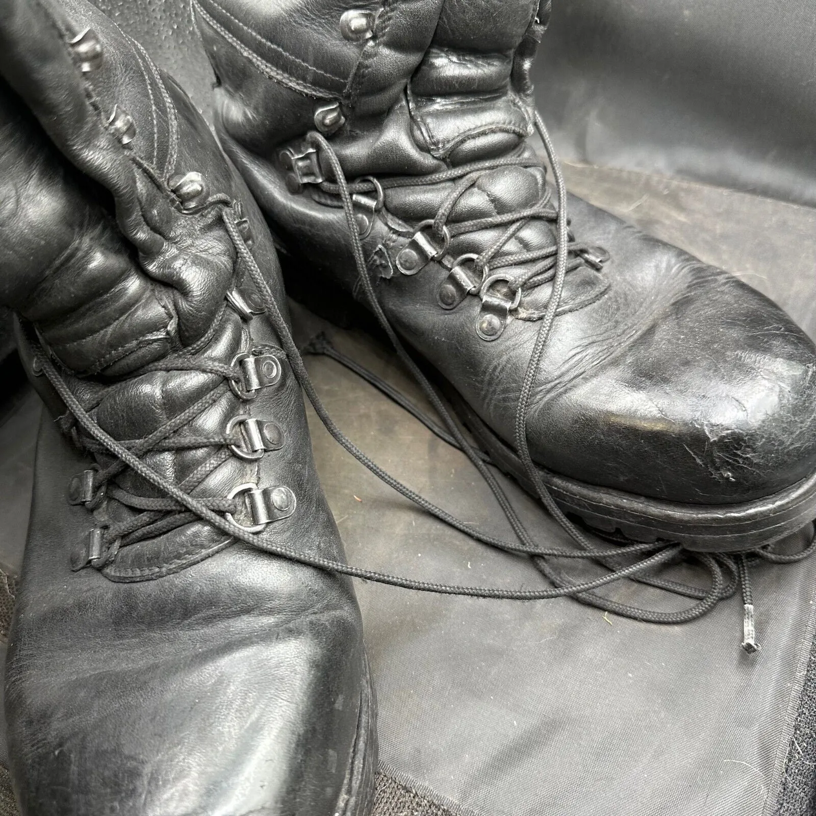 Austrian Army Black Leather Army Combat Boots - Size EU 45 - UK 10.5