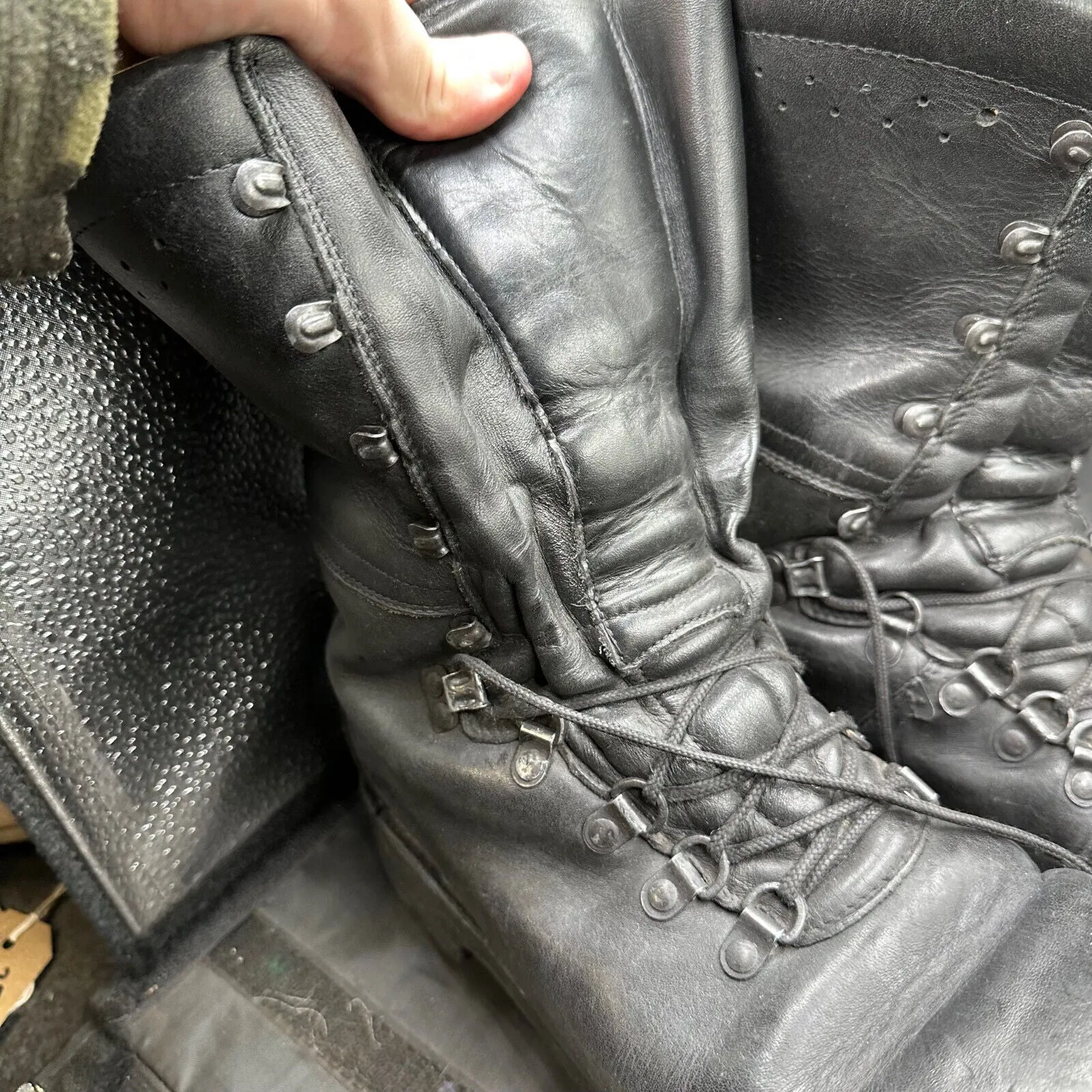 Austrian Army Black Leather Army Combat Boots - Size EU 45 - UK 10.5