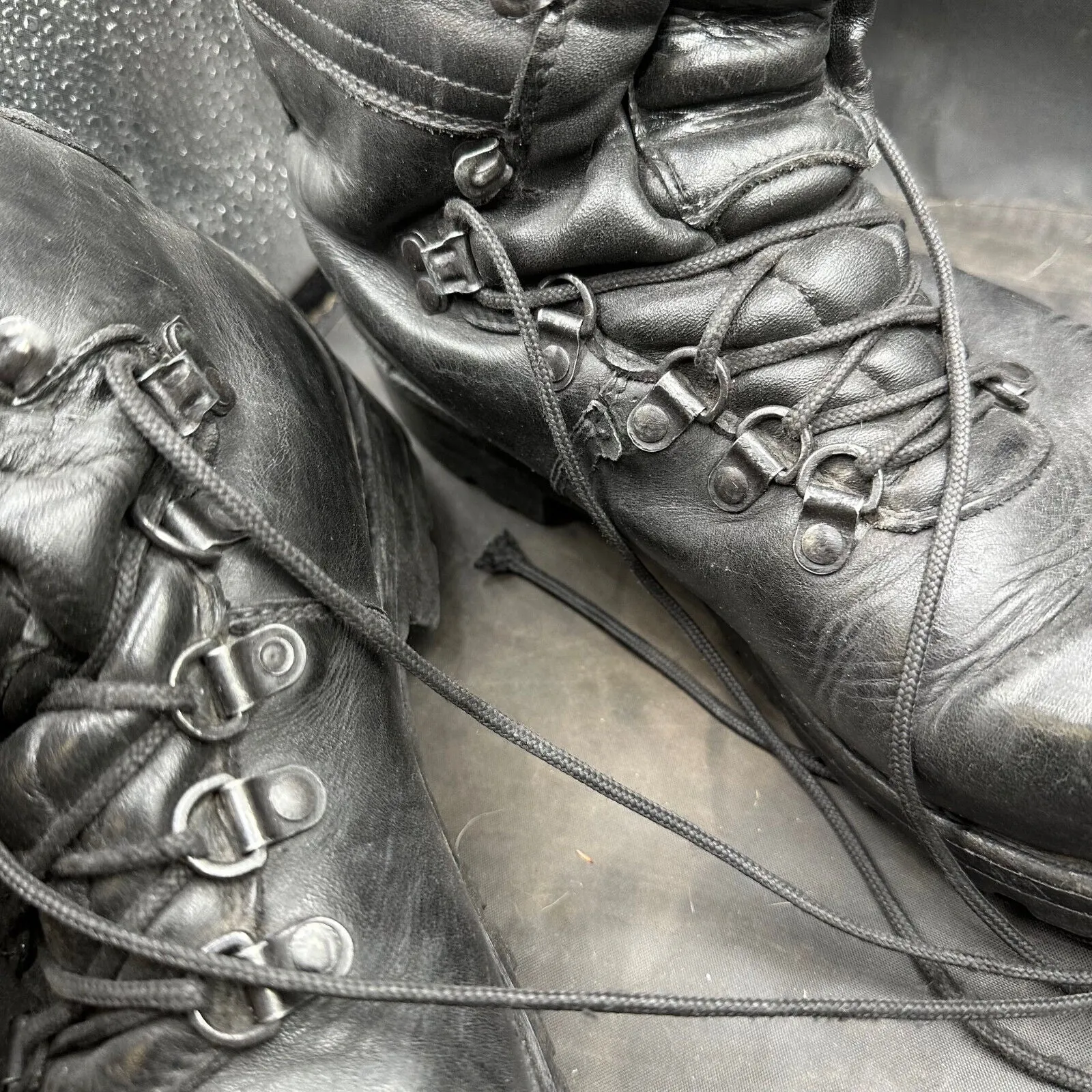 Austrian Army Black Leather Army Combat Boots - Size EU 45 - UK 10.5