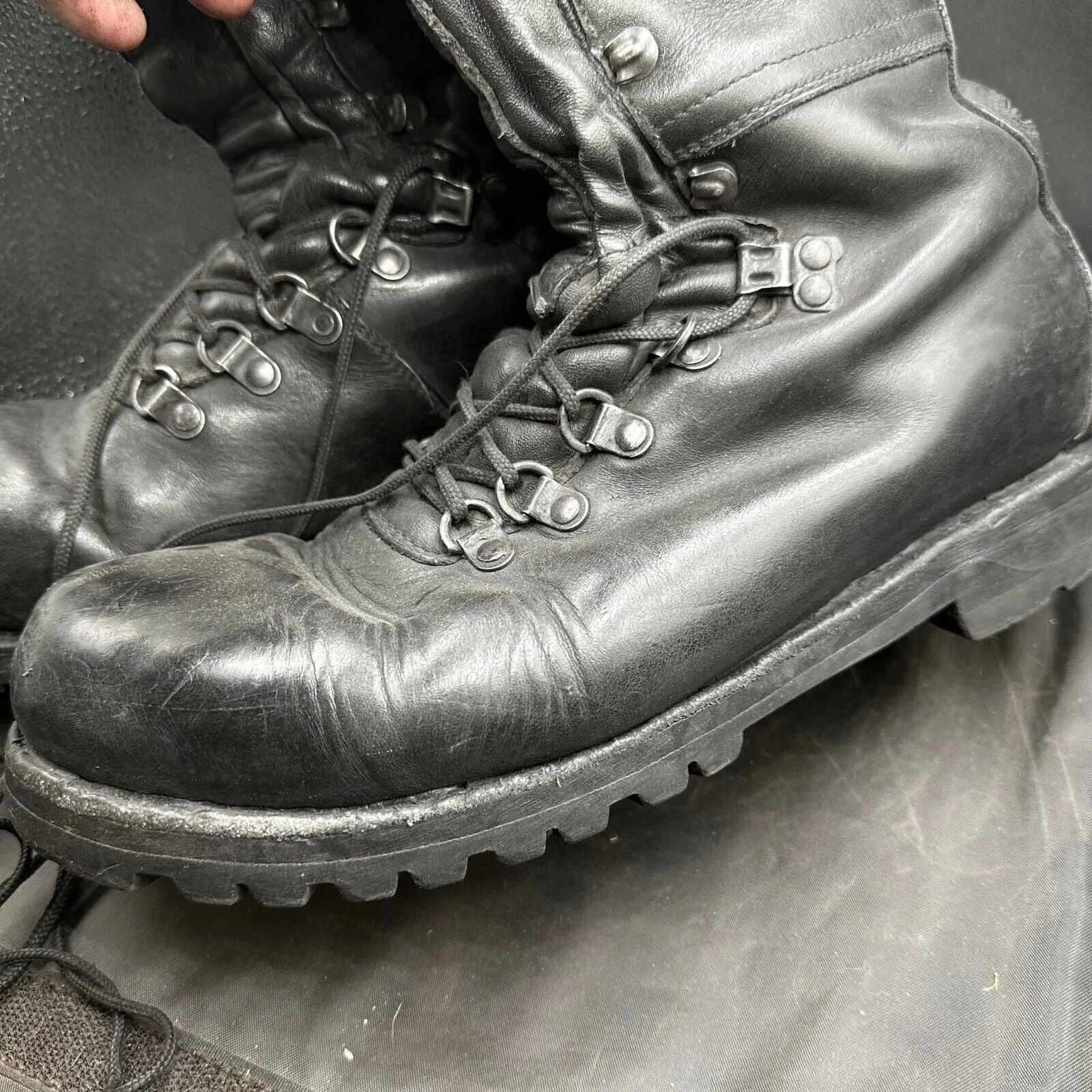 Austrian Army Black Leather Army Combat Boots - Size EU 45 - UK 10.5
