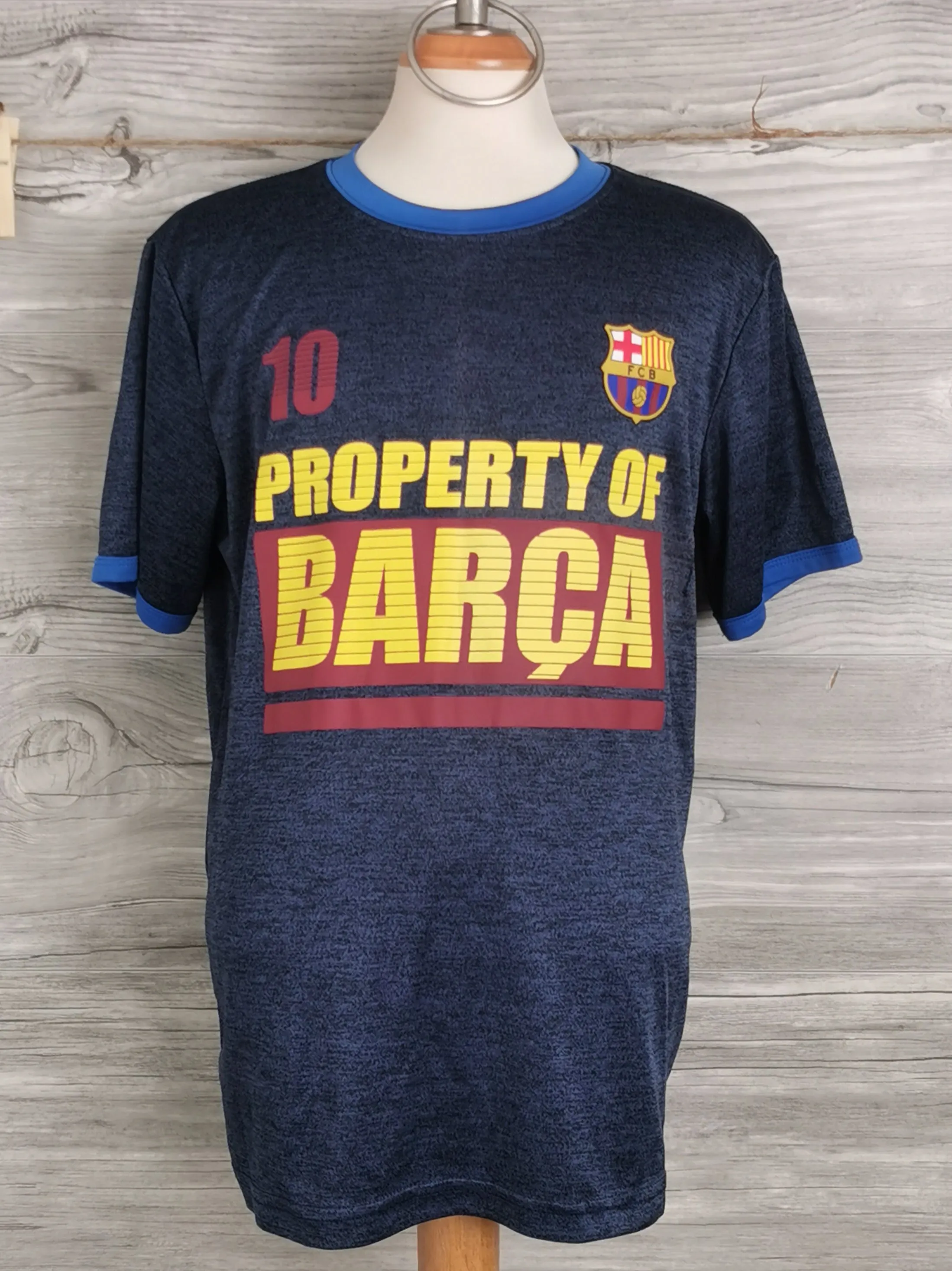 BOY SIZE LARGE - FC Barcelona Soccer T-Shirt EUC B49