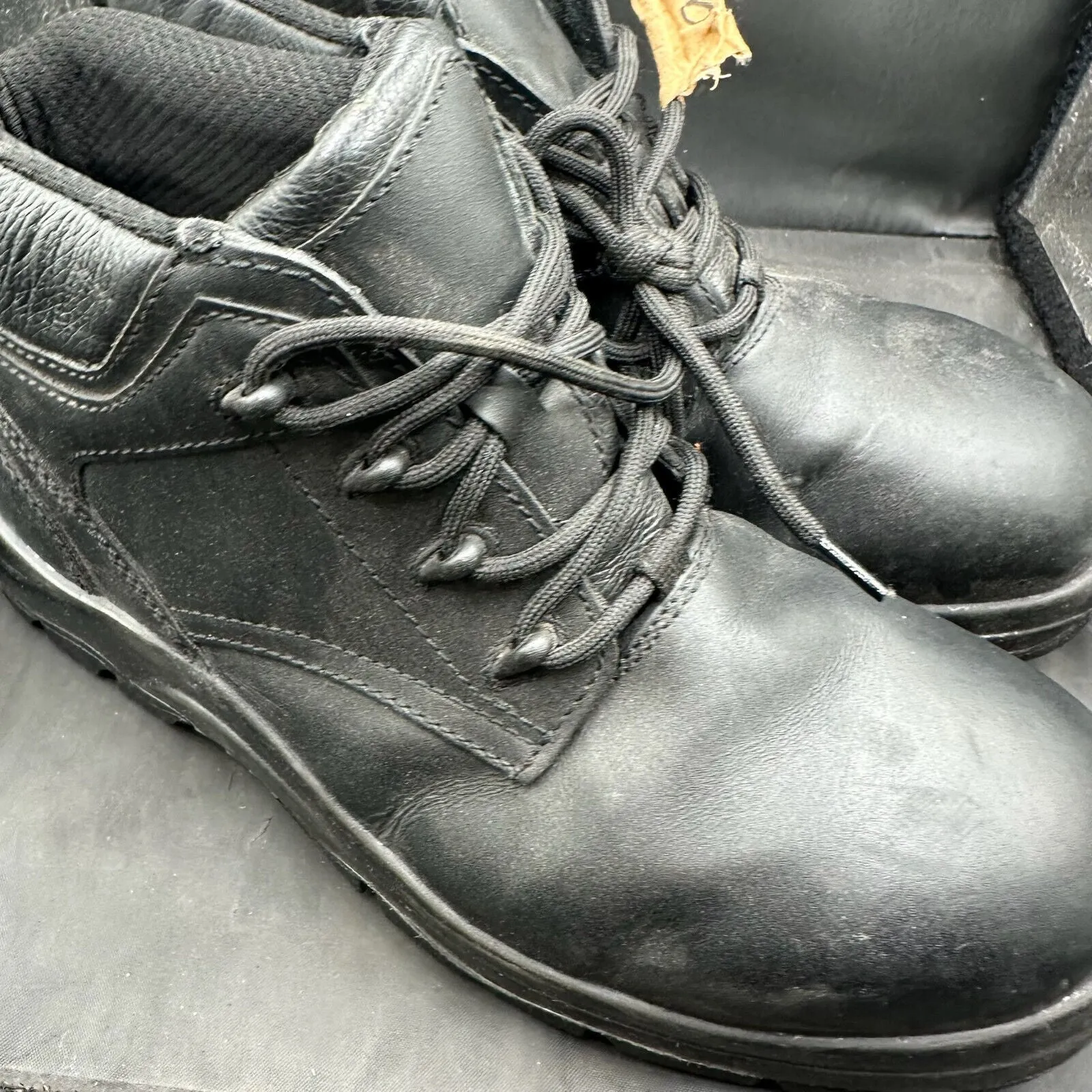 British Army Black Leather Army Combat Boots - Safety Boots - Size UK 9
