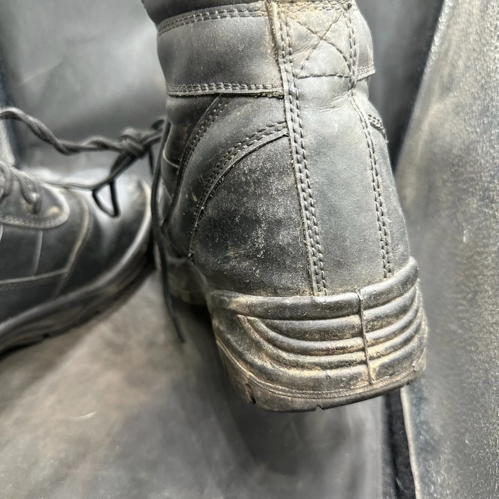 British Army Black Leather Army High Leg Combat Boots - Size UK 7M