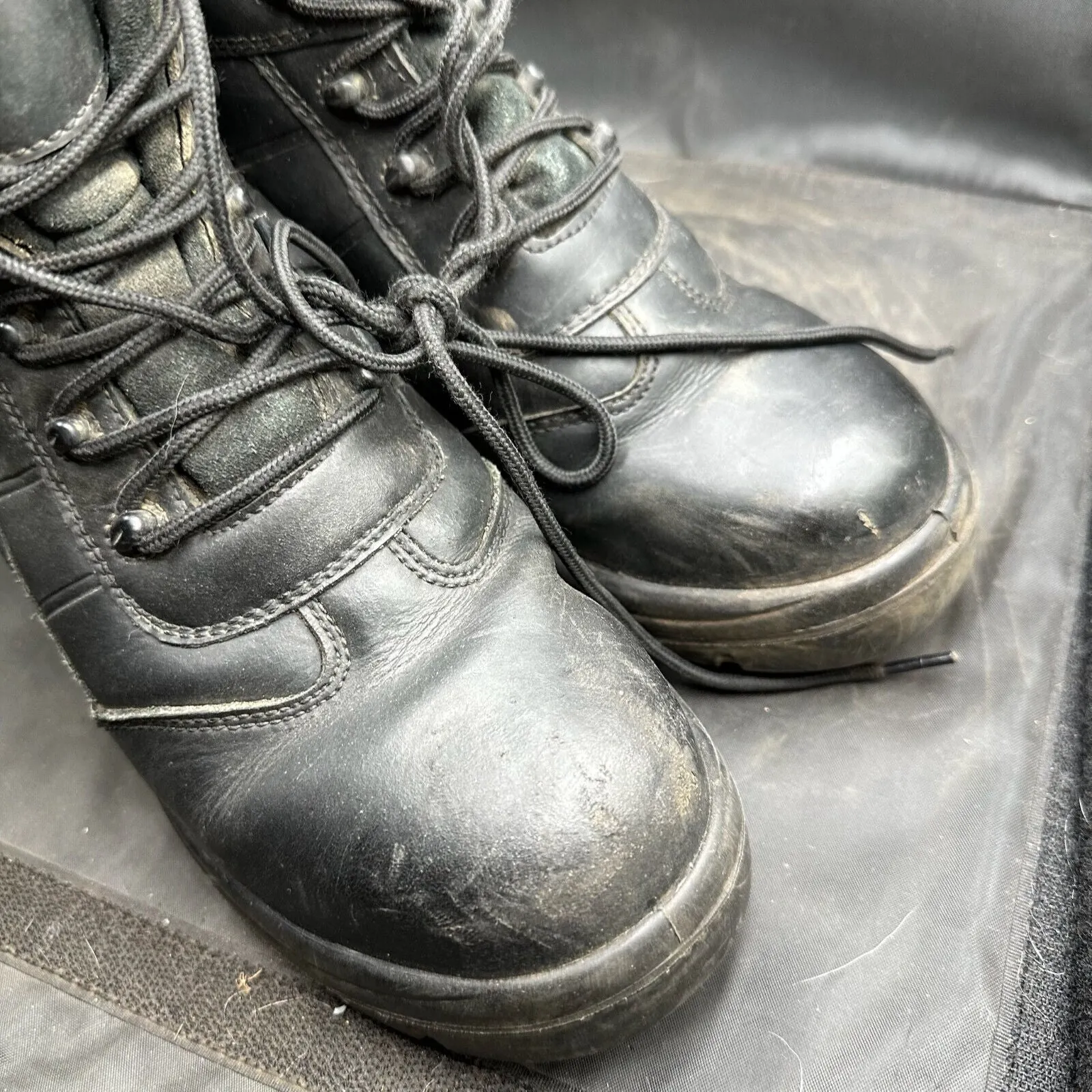 British Army Black Leather Army High Leg Combat Boots - Size UK 7M