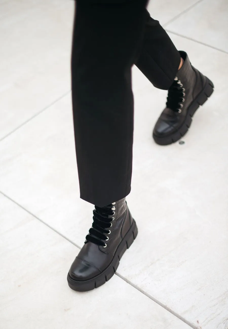 Can Can Boot Black Croco