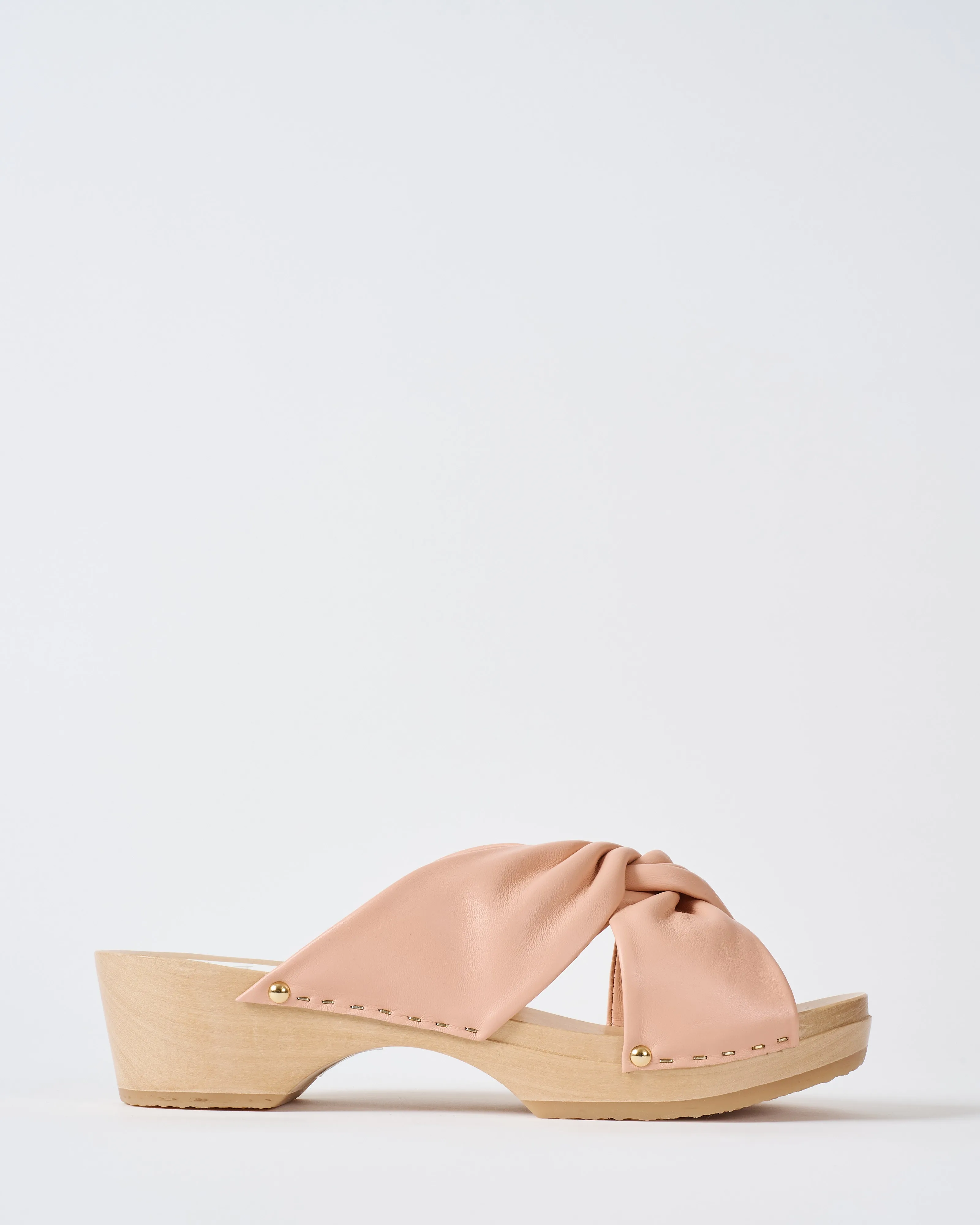 crisscross low heel clog