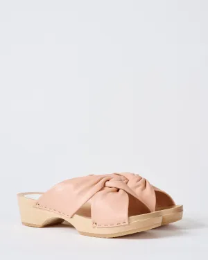 crisscross low heel clog
