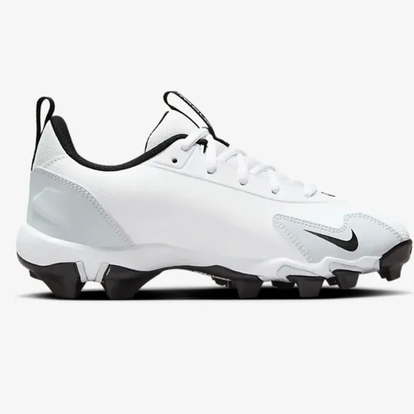 Nike Black and White Athletic Cleats with Synthetic Upper and Low-Cut Design