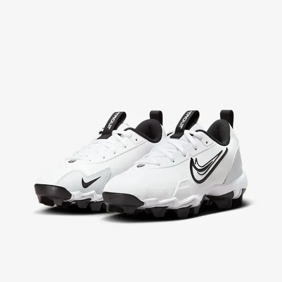 Nike Black and White Athletic Cleats with Synthetic Upper and Low-Cut Design