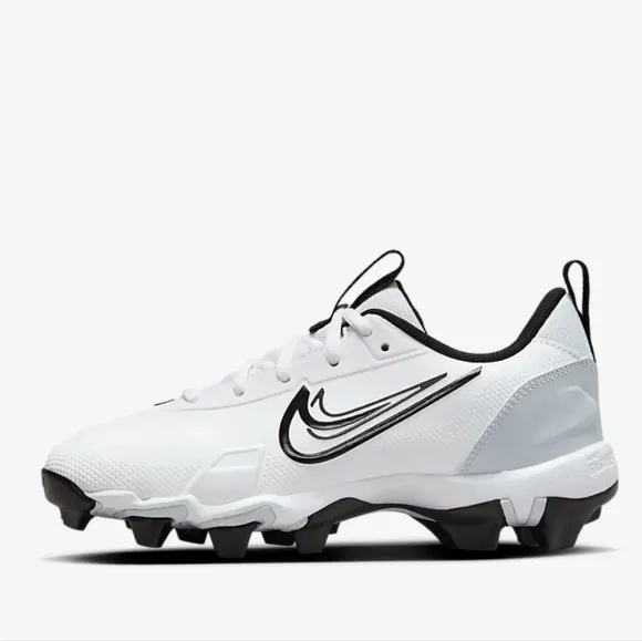 Nike Black and White Athletic Cleats with Synthetic Upper and Low-Cut Design