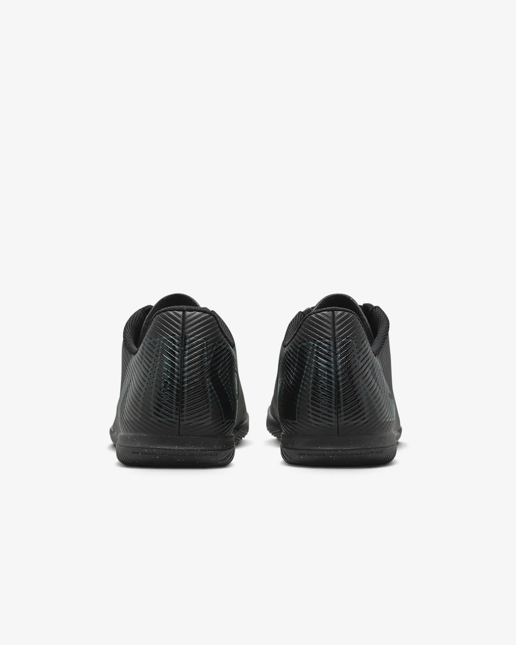 Nike Mercurial Vapor 16 Club IC Low-Top Football Shoes