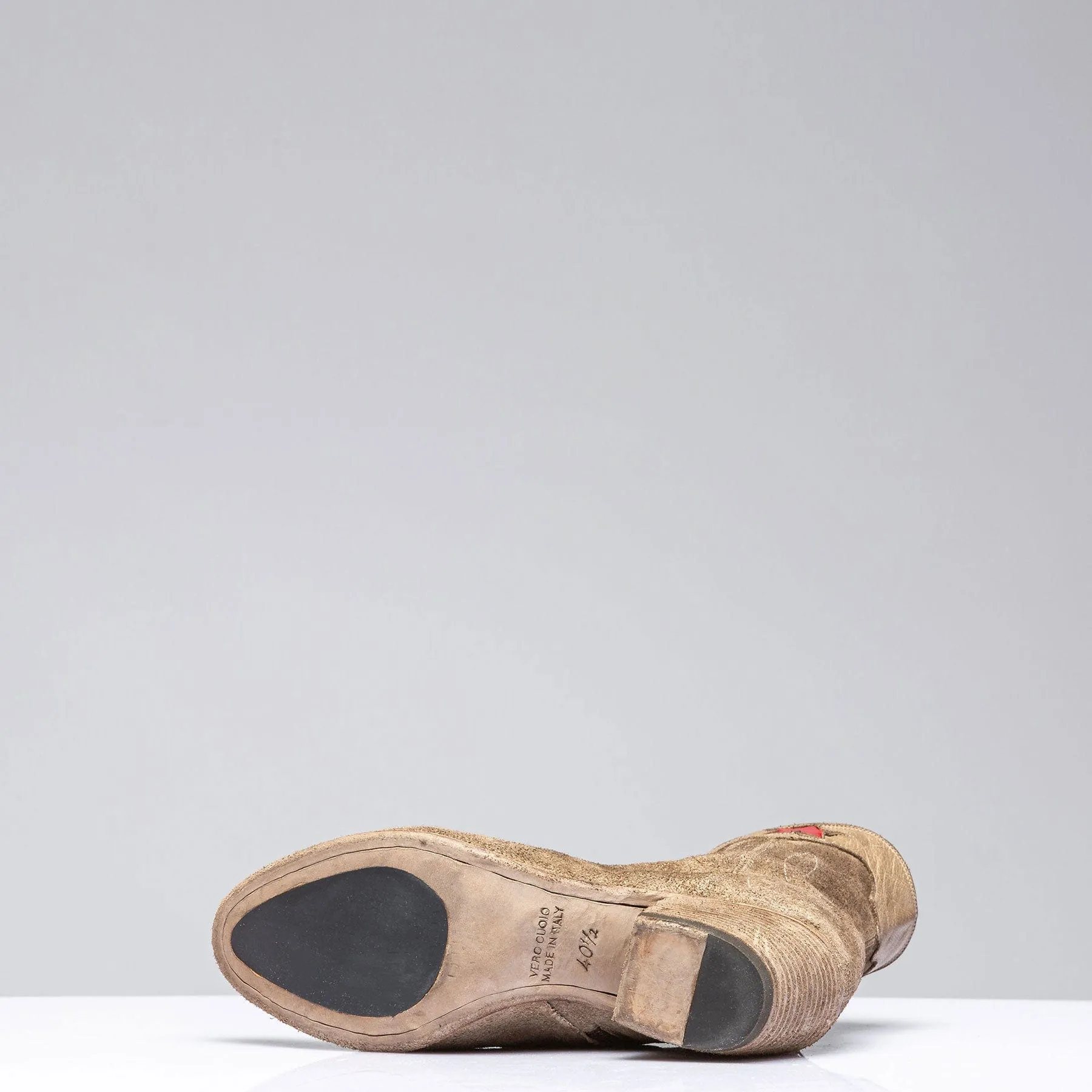 Stella Boot In Stone W/ Red Star