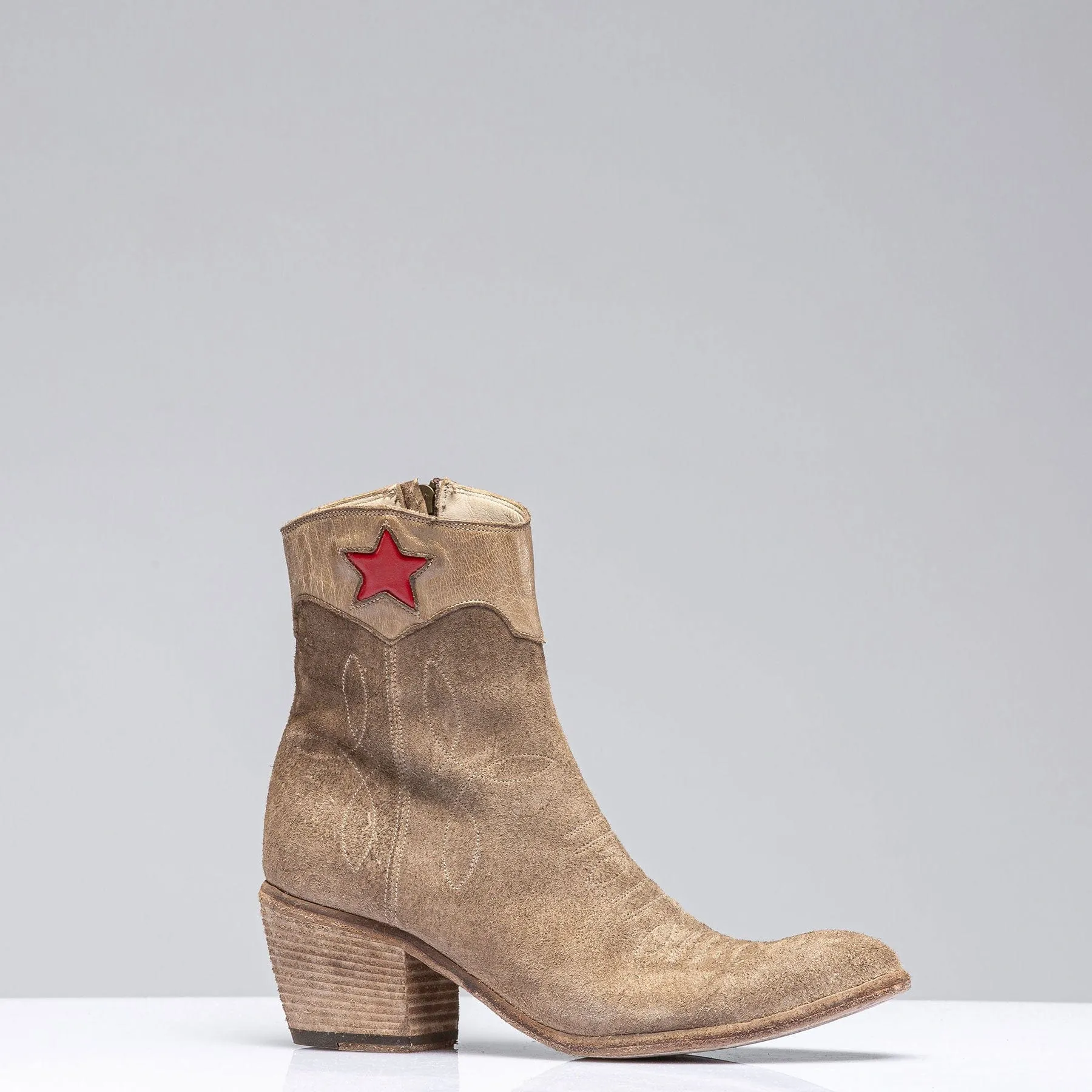 Stella Boot In Stone W/ Red Star